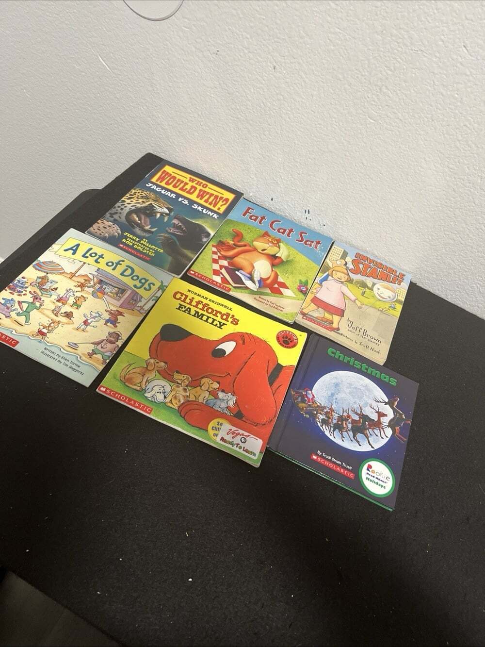 Scholastic Easy Readers, Clifford The Big Red Dog & More Lot Of 6 Books